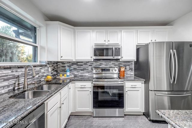 1050 GLYNLEA Road, Jacksonville, FL 32216