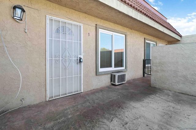 1160 E Washington Ave 3, El Cajon, CA 92019