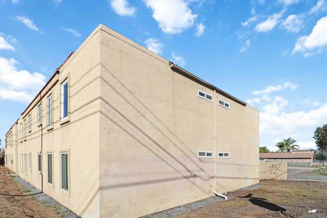 1160 E Washington Ave 3, El Cajon, CA 92019