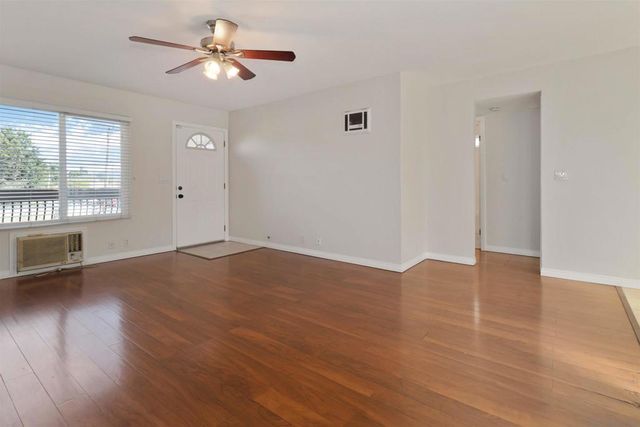 1160 E Washington Ave 3, El Cajon, CA 92019