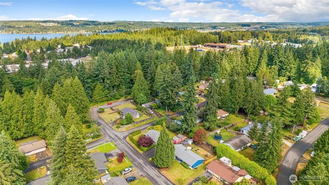 792 NW Firglade Drive, Bremerton, WA 98311