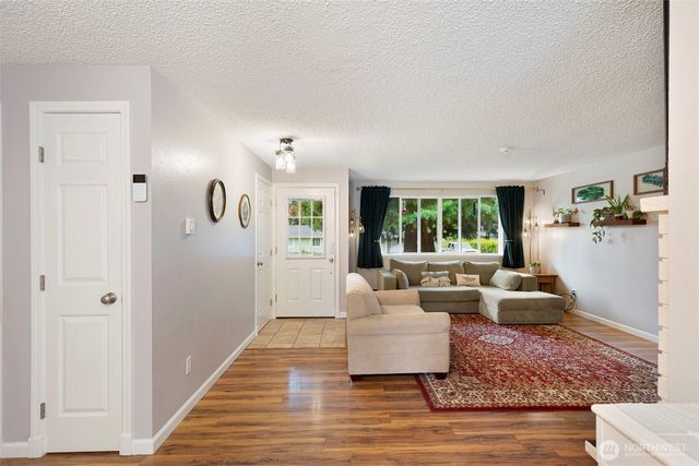 792 NW Firglade Drive, Bremerton, WA 98311
