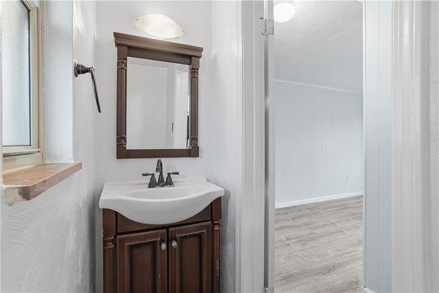 5240 Orchard Hill Dr, Baldwin Boro, PA 15236