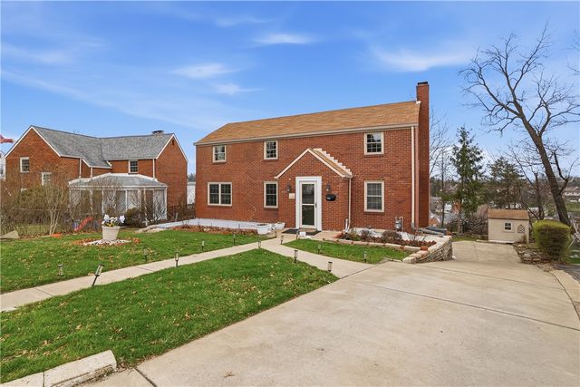 5240 Orchard Hill Dr, Baldwin Boro, PA 15236