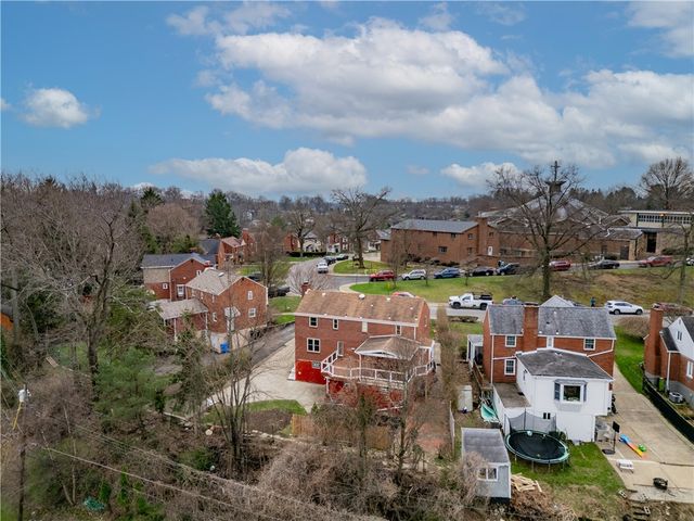 5240 Orchard Hill Dr, Baldwin Boro, PA 15236