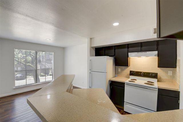 7200 W T C Jester Boulevard 904, Houston, TX 77088