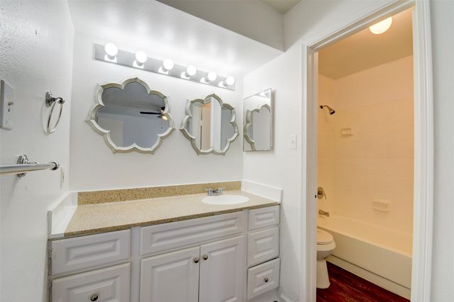 7200 W T C Jester Boulevard 904, Houston, TX 77088