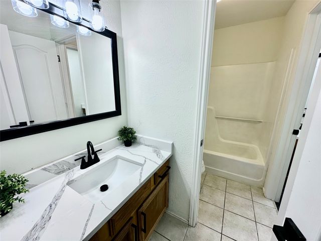 4617 Waterway Drive N, Fort Worth, TX 76137