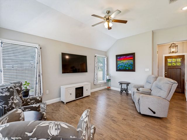 116 Kens Court, Pilot Point, TX 76258