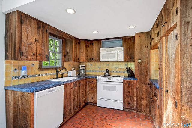 6 High Rock Road, Newtown, CT 06482