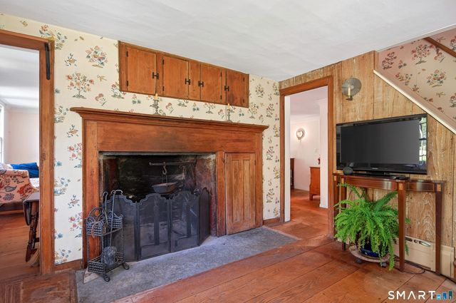6 High Rock Road, Newtown, CT 06482