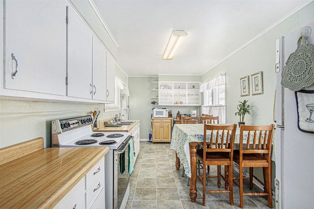 51361 Summit Street, Paw Paw, MI 49079