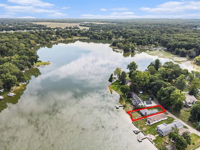 51361 Summit Street, Paw Paw, MI 49079