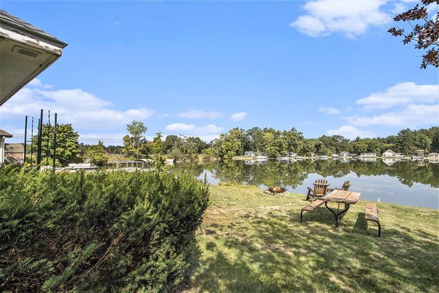 51361 Summit Street, Paw Paw, MI 49079