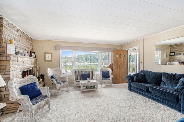 51361 Summit Street, Paw Paw, MI 49079
