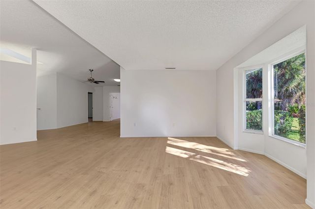 5711 GARDEN LAKES PALM, Bradenton, FL 34203