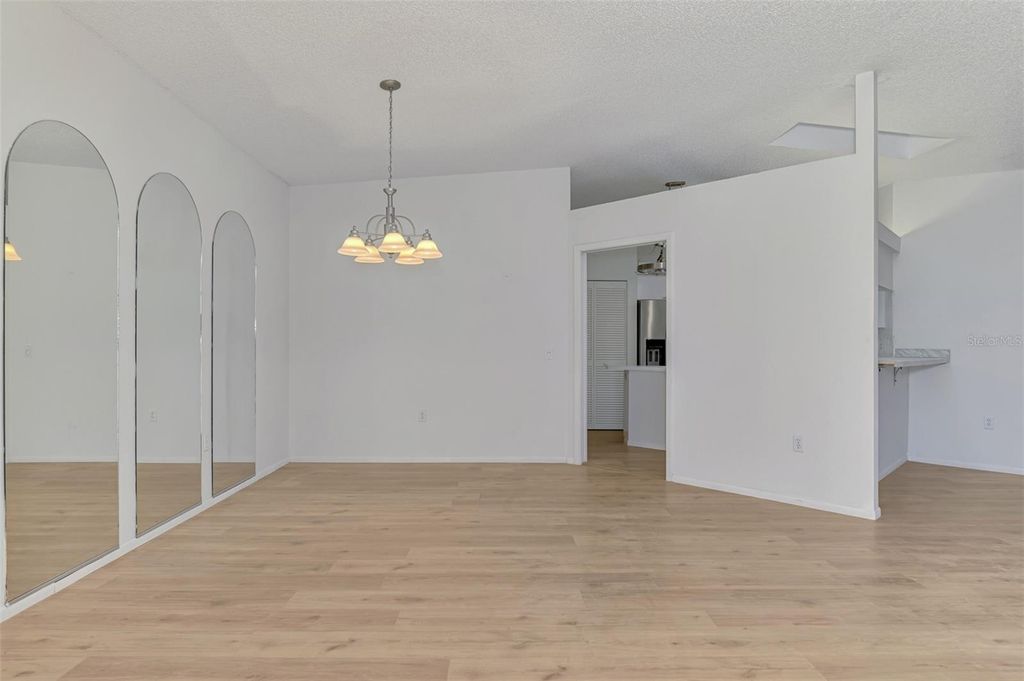 Image 13 of property listing at 5711 GARDEN LAKES PALM, Bradenton, FL 34203