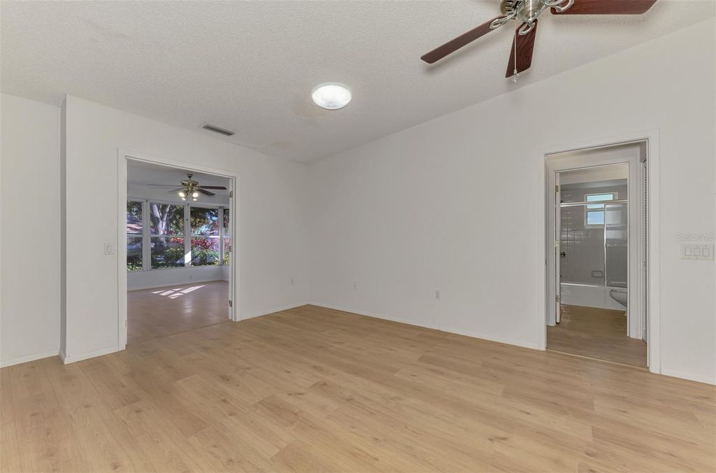 Image 19 of property listing at 5711 GARDEN LAKES PALM, Bradenton, FL 34203