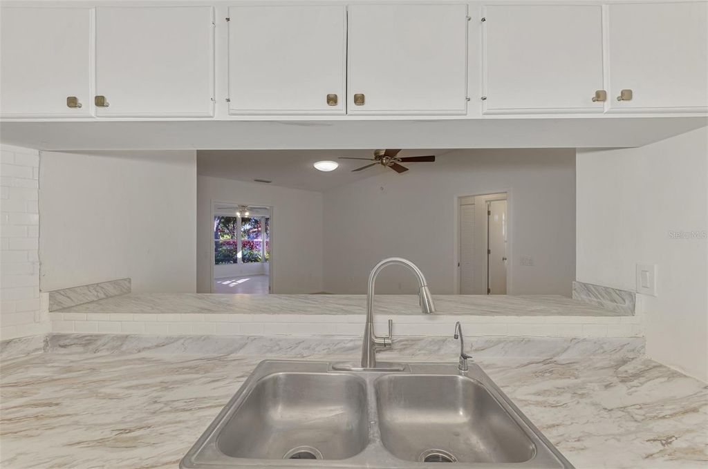 Image 26 of property listing at 5711 GARDEN LAKES PALM, Bradenton, FL 34203