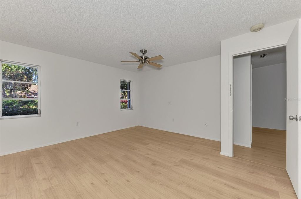Image 33 of property listing at 5711 GARDEN LAKES PALM, Bradenton, FL 34203