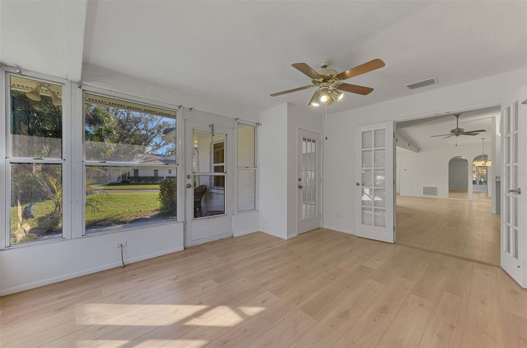 Image 45 of property listing at 5711 GARDEN LAKES PALM, Bradenton, FL 34203