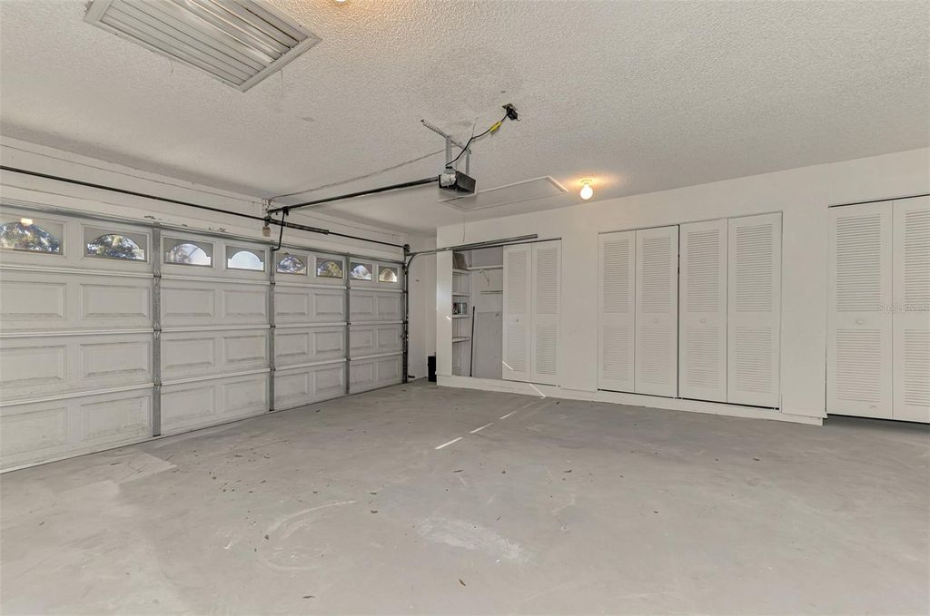 Image 46 of property listing at 5711 GARDEN LAKES PALM, Bradenton, FL 34203