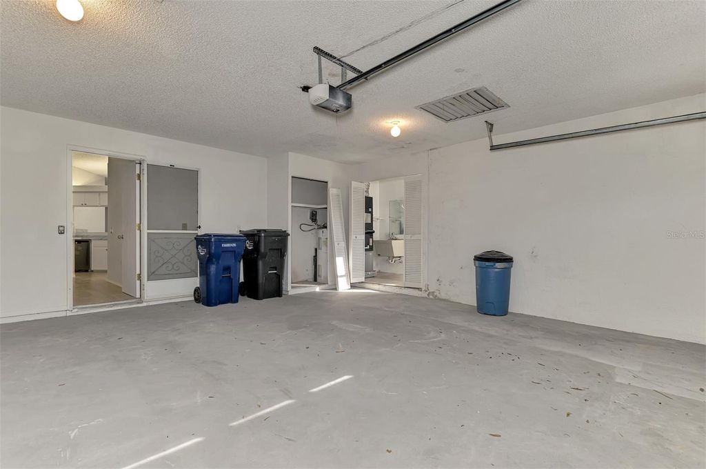 Image 47 of property listing at 5711 GARDEN LAKES PALM, Bradenton, FL 34203