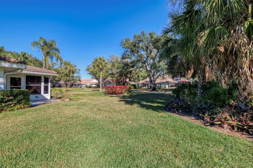 Image 50 of property listing at 5711 GARDEN LAKES PALM, Bradenton, FL 34203