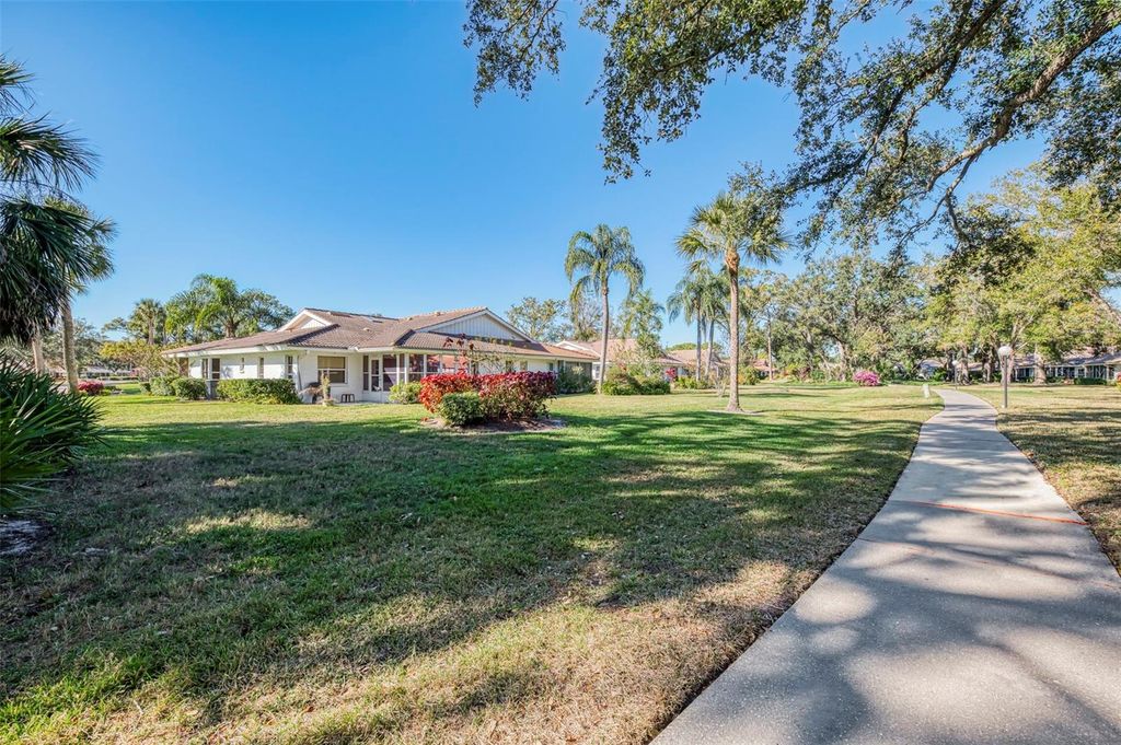 Image 51 of property listing at 5711 GARDEN LAKES PALM, Bradenton, FL 34203
