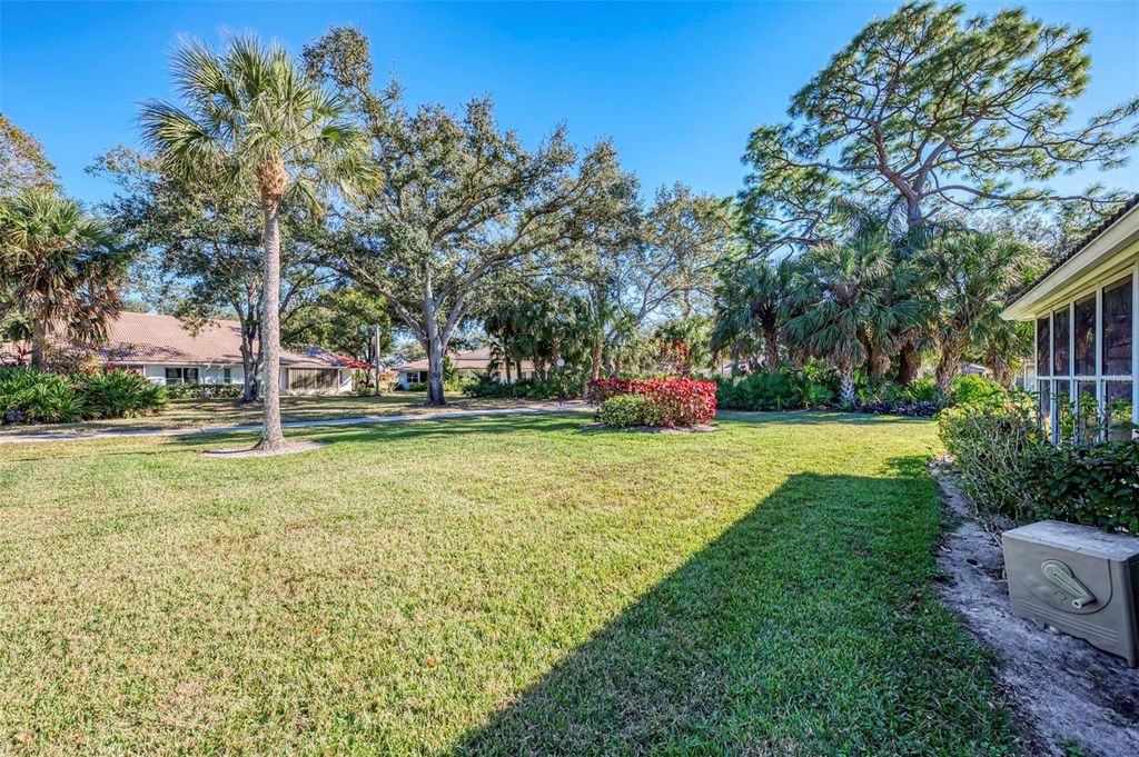 Image 54 of property listing at 5711 GARDEN LAKES PALM, Bradenton, FL 34203