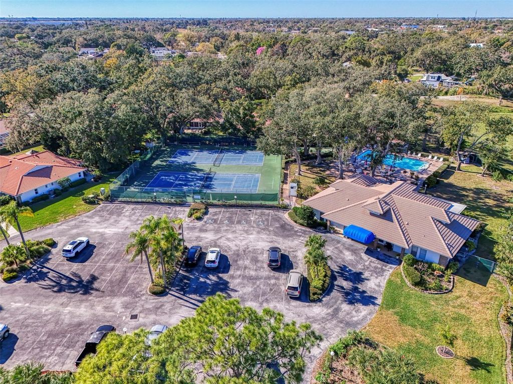 Image 55 of property listing at 5711 GARDEN LAKES PALM, Bradenton, FL 34203