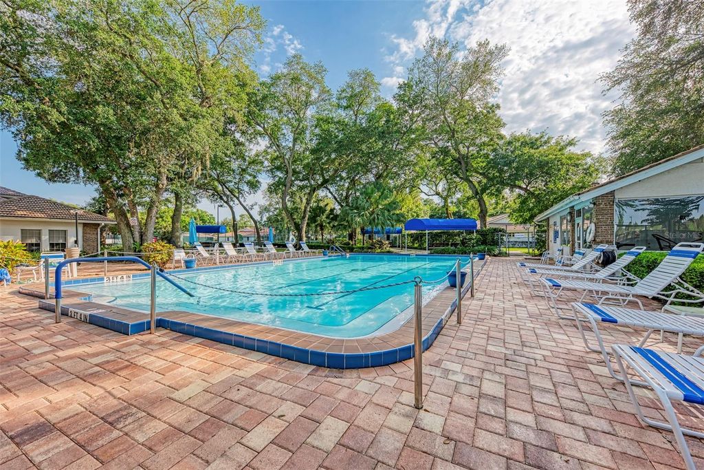 Image 64 of property listing at 5711 GARDEN LAKES PALM, Bradenton, FL 34203