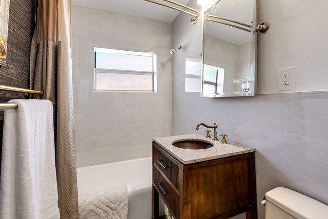 609 S Arnold Avenue, Lantana, FL 33462