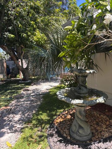 609 S Arnold Avenue, Lantana, FL 33462