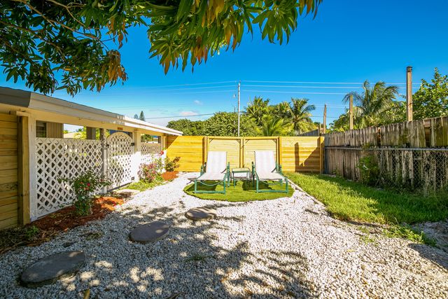 609 S Arnold Avenue, Lantana, FL 33462
