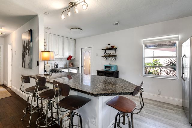 609 S Arnold Avenue, Lantana, FL 33462