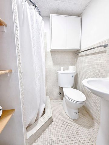 334 W 36th Ter, Hialeah, FL 33012