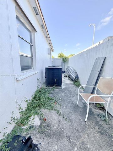 334 W 36th Ter, Hialeah, FL 33012