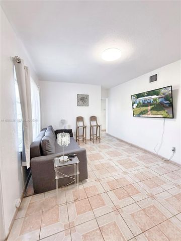 334 W 36th Ter, Hialeah, FL 33012