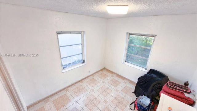 334 W 36th Ter, Hialeah, FL 33012