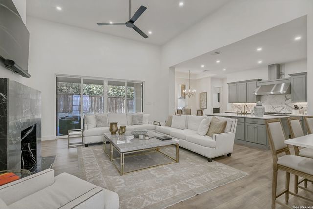 1101 Garraty, Terrell Hills, TX 78209