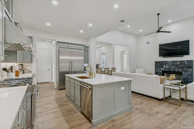 1101 Garraty, Terrell Hills, TX 78209