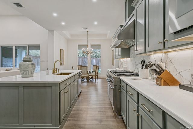 1101 Garraty, Terrell Hills, TX 78209