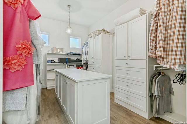 1101 Garraty, Terrell Hills, TX 78209