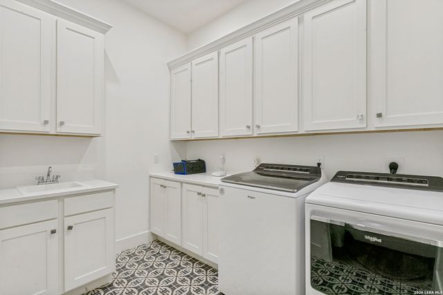 1101 Garraty, Terrell Hills, TX 78209