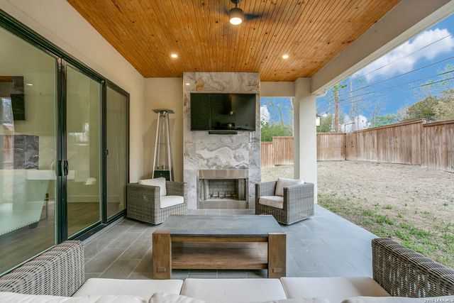 1101 Garraty, Terrell Hills, TX 78209