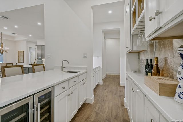 1101 Garraty, Terrell Hills, TX 78209