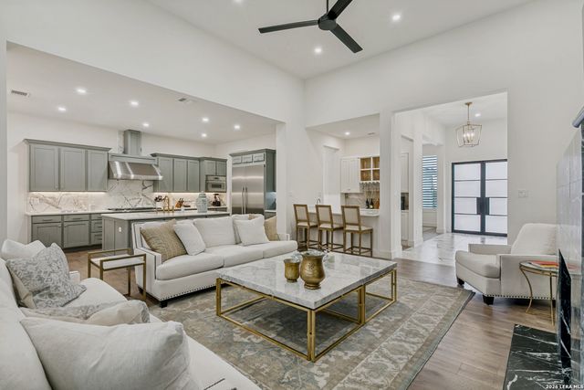 1101 Garraty, Terrell Hills, TX 78209