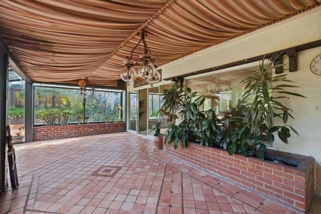 730 Hillsborough Boulevard, Hillsborough, CA 94010