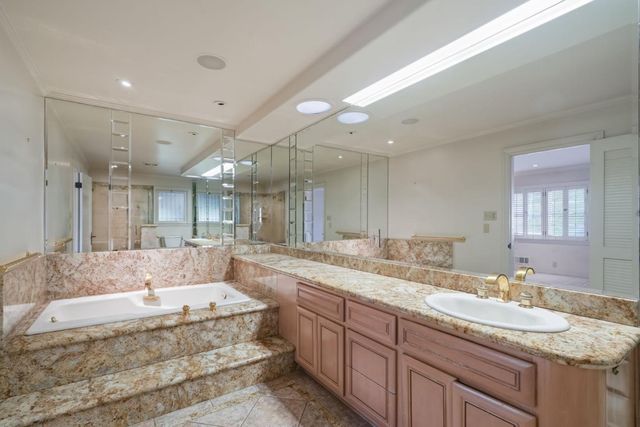 730 Hillsborough Boulevard, Hillsborough, CA 94010